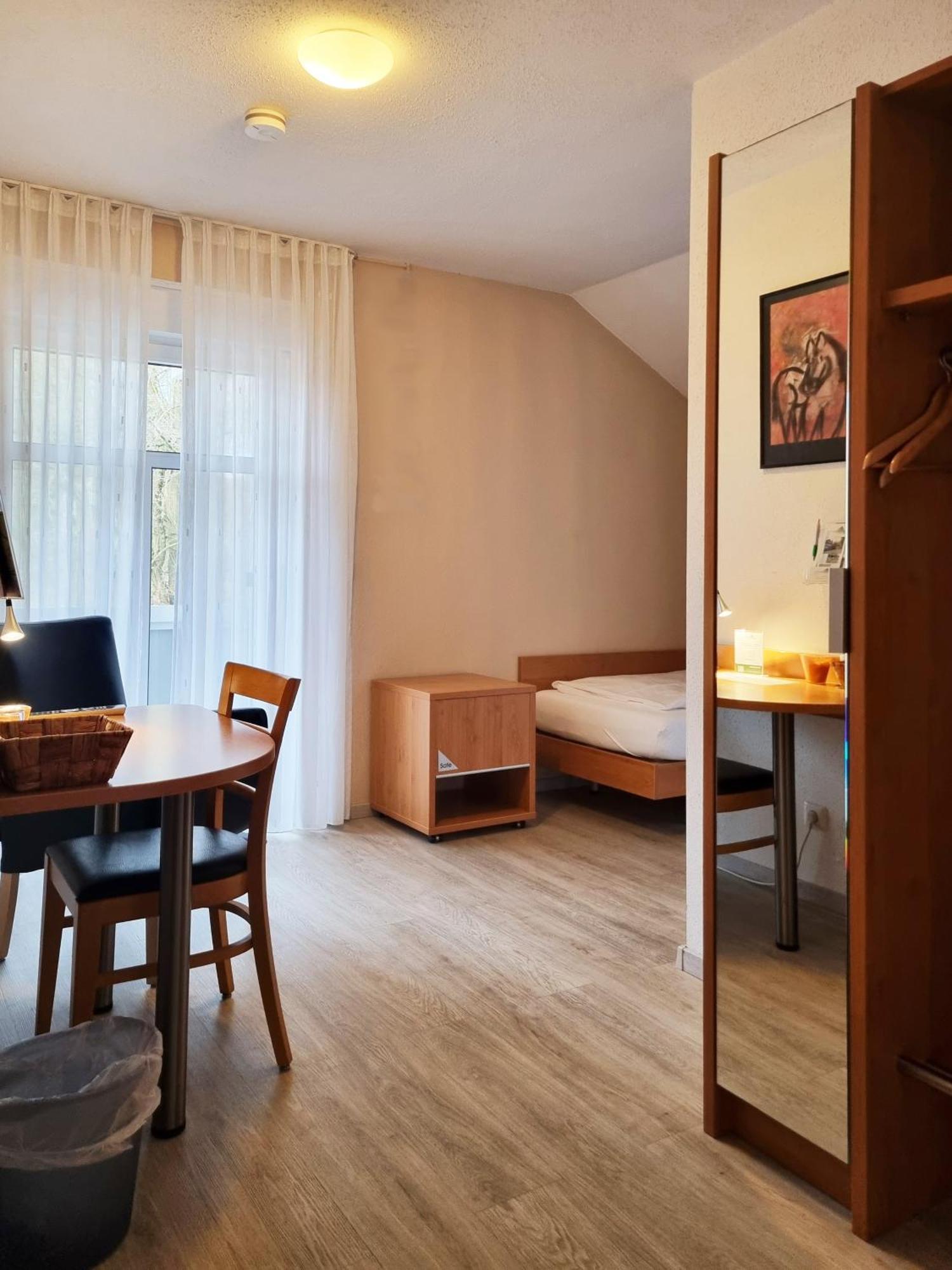 Hotel Dat Greune Eck Soltau Exterior photo